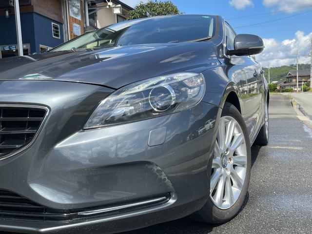 V40 T4 SE ナビ TV バックカメラ ETC センターコートアルミニウムパネル シートヒーター 衝突軽減ブレーキ レーンキープアシスト アダプティブクルーズコントロール ドライバーアラート ブラインドスポット(67枚目)