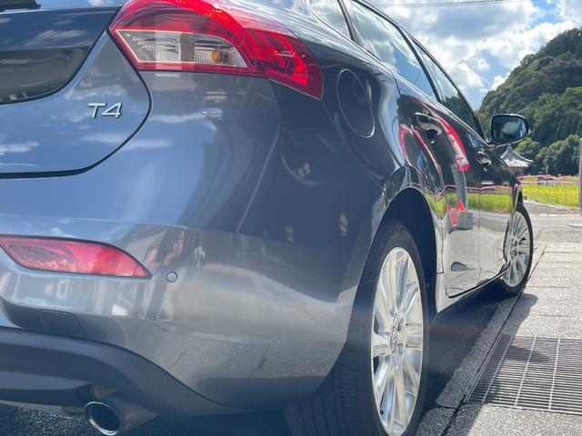 V40 T4 SE ナビ TV バックカメラ ETC センターコートアルミニウムパネル シートヒーター 衝突軽減ブレーキ レーンキープアシスト アダプティブクルーズコントロール ドライバーアラート ブラインドスポット(74枚目)