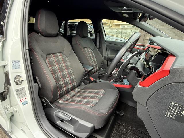 ポロGTI ベースグレード セーフティパッケージ DiscoverProパッケージ テクノロジーパッケージ デジタルメーター ACC レーンキープアシスト ブラインドスポット 純正SSDナビ フルセグTV バックモニター PDC(17枚目)