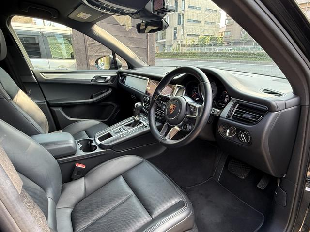 【レザーインテリア】