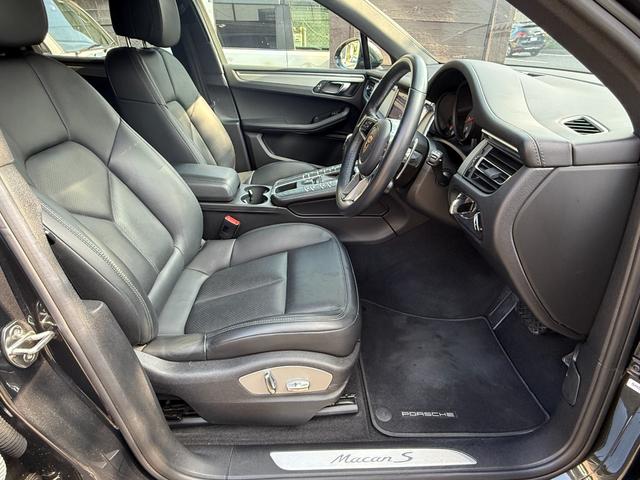 【レザーシート】