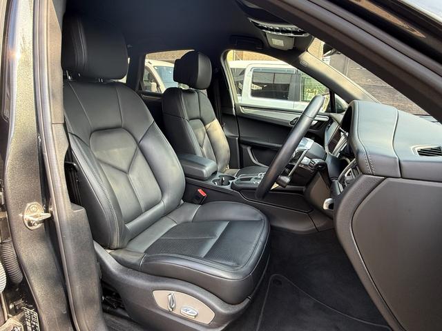 【前席シートヒーター付き】