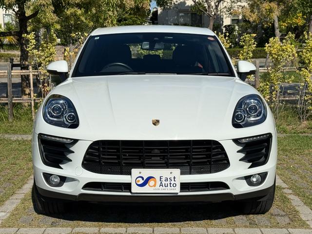 マカン マカン 走行9200kmワンオーナー PC記録簿 19インチアルミホイール レザーシート メモリー機能付き14wayパワーシート レッドシートベルト オートマチックテールゲート 純正PCMナビ バックモニター(43枚目)