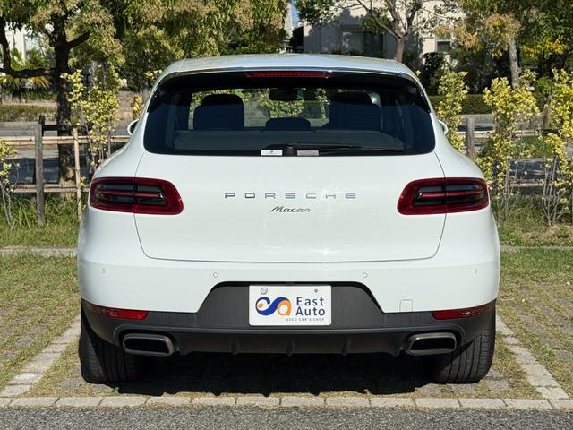 マカン マカン 走行9200kmワンオーナー PC記録簿 19インチアルミホイール レザーシート メモリー機能付き14wayパワーシート レッドシートベルト オートマチックテールゲート 純正PCMナビ バックモニター(44枚目)