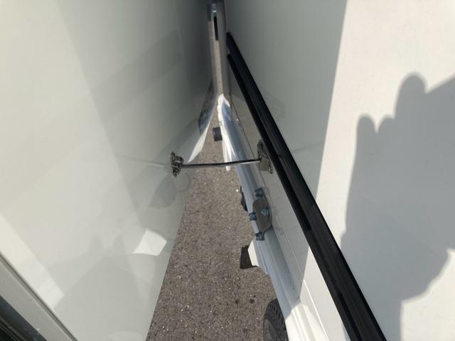 キャリイトラック 冷凍車2WAY エアコン パワステ パワーウィンドウ エアバック ABS 集中ドアロック キーレス 両側スライドドア(18枚目)