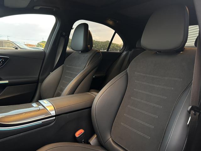 Ｃクラス Ｃ２００　４Ｍアバンギャルド　ＡＭＧラインパッケージ　新車保証継承　ドライバーズパッケージ　パノラミックスライディングルーフ　３６０度カメラ　レーダーセーフティパッケージ　アンビエントライト　　リアアクスルステアリング　ＬＥＤハイパフォーマンスアシスト（17枚目）