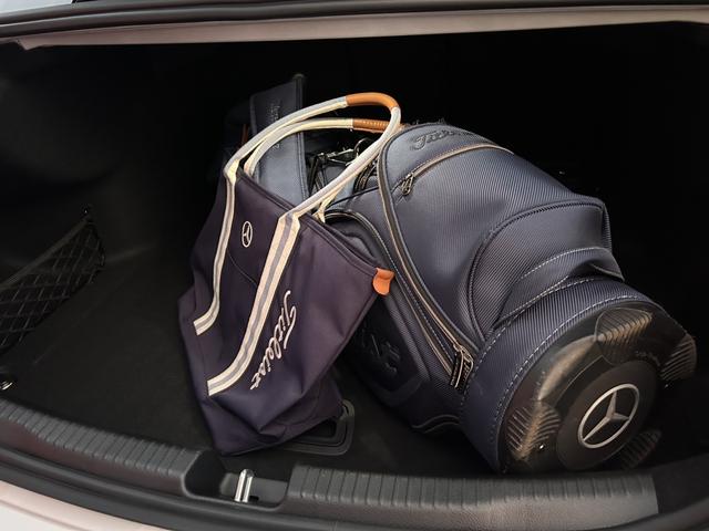 Ｃクラス Ｃ２００　４Ｍアバンギャルド　ＡＭＧラインパッケージ　新車保証継承　ドライバーズパッケージ　パノラミックスライディングルーフ　３６０度カメラ　レーダーセーフティパッケージ　アンビエントライト　　リアアクスルステアリング　ＬＥＤハイパフォーマンスアシスト（30枚目）