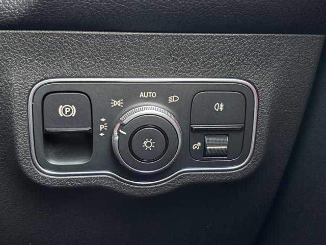 MERCEDES BENZ GLB GLB200D 4MATIC AMG LEATHER EXCLUSIVE PACKAGE