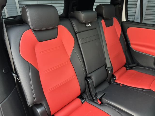 MERCEDES BENZ GLB GLB200D 4MATIC AMG LEATHER EXCLUSIVE PACKAGE
