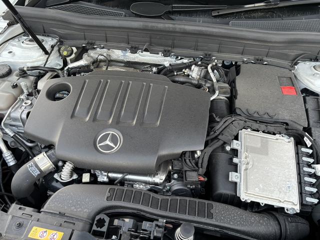 MERCEDES BENZ GLB GLB200D 4MATIC AMG LEATHER EXCLUSIVE PACKAGE