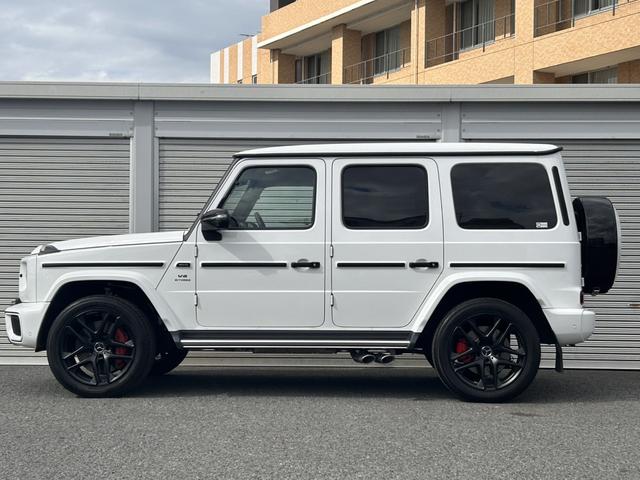 Ｇクラス Ｇ６３　ＡＭＧカーボンファイバーエクステリアパッケージ　ＡＭＧナイトパッケージ　ガラススライディングルーフ　ナッパレザー　エナジャイジングパッケージプラス　ドライビングアシスタンスパッケージ　認中二年保証（6枚目）