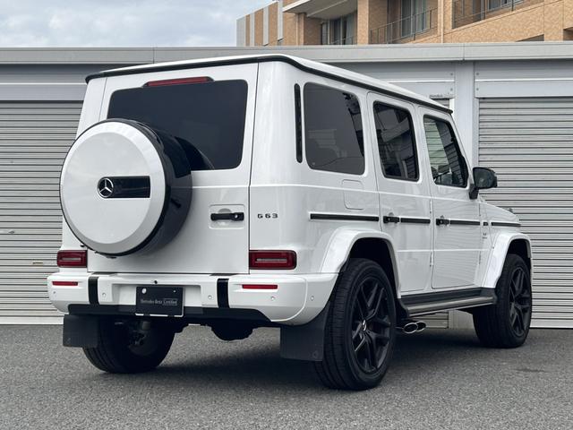 Ｇクラス Ｇ６３　ＡＭＧカーボンファイバーエクステリアパッケージ　ＡＭＧナイトパッケージ　ガラススライディングルーフ　ナッパレザー　エナジャイジングパッケージプラス　ドライビングアシスタンスパッケージ　認中二年保証（9枚目）