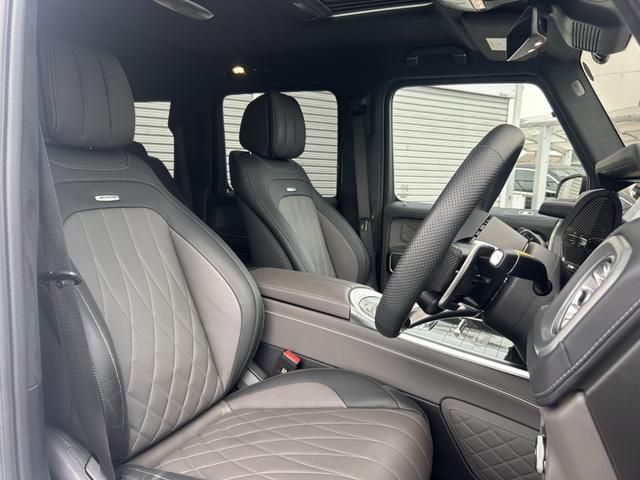 Ｇクラス Ｇ６３　ＡＭＧカーボンファイバーエクステリアパッケージ　ＡＭＧナイトパッケージ　ガラススライディングルーフ　ナッパレザー　エナジャイジングパッケージプラス　ドライビングアシスタンスパッケージ　認中二年保証（18枚目）
