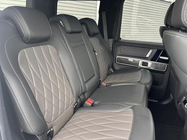 Ｇクラス Ｇ６３　ＡＭＧカーボンファイバーエクステリアパッケージ　ＡＭＧナイトパッケージ　ガラススライディングルーフ　ナッパレザー　エナジャイジングパッケージプラス　ドライビングアシスタンスパッケージ　認中二年保証（30枚目）