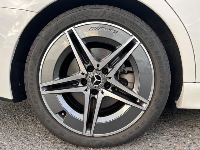 Cクラスステーションワゴン C220dステーションワゴンアバンギルドAMGライP ベーシックパッケージ パノラミックスライディングルーフ ヘッドアップディスプレイ 全周囲カメラ アンビエントライト64色 LEDヘッドライト メモリー付パワーシート 電動テールゲート ワンオーナー(13枚目)