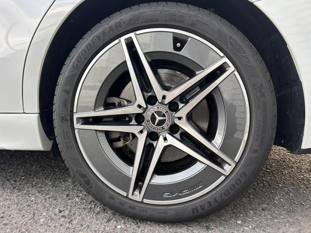 Cクラスステーションワゴン C220dステーションワゴンアバンギルドAMGライP ベーシックパッケージ パノラミックスライディングルーフ ヘッドアップディスプレイ 全周囲カメラ アンビエントライト64色 LEDヘッドライト メモリー付パワーシート 電動テールゲート ワンオーナー(14枚目)