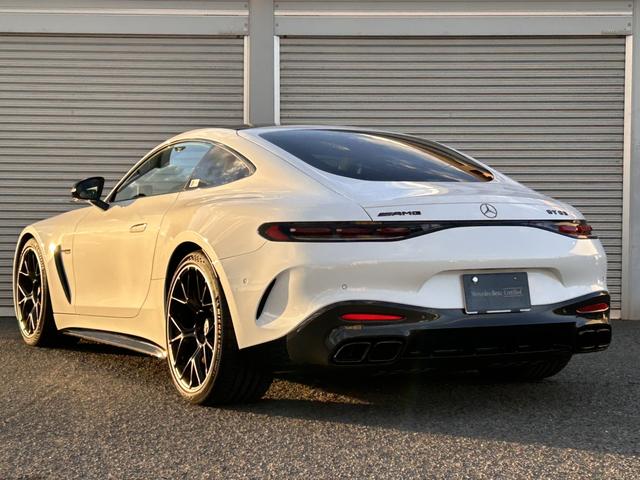 GT 63 4マチック+ クーペ AMGカーボンパッケージ 21インチAMGAW ブルメスターハイエンド3Dサラウンドサウンドシステム パノラミックルーフ 可倒式リアシート ナッパレザー AMGパフォーマンスシート 新車保証継承(7枚目)