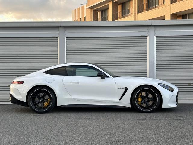 GT 63 4マチック+ クーペ AMGカーボンパッケージ 21インチAMGAW ブルメスターハイエンド3Dサラウンドサウンドシステム パノラミックルーフ 可倒式リアシート ナッパレザー AMGパフォーマンスシート 新車保証継承(10枚目)