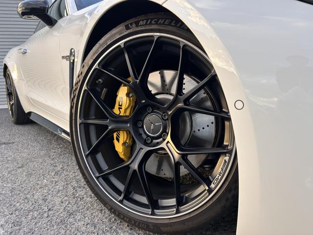 GT 63 4マチック+ クーペ AMGカーボンパッケージ 21インチAMGAW ブルメスターハイエンド3Dサラウンドサウンドシステム パノラミックルーフ 可倒式リアシート ナッパレザー AMGパフォーマンスシート 新車保証継承(12枚目)