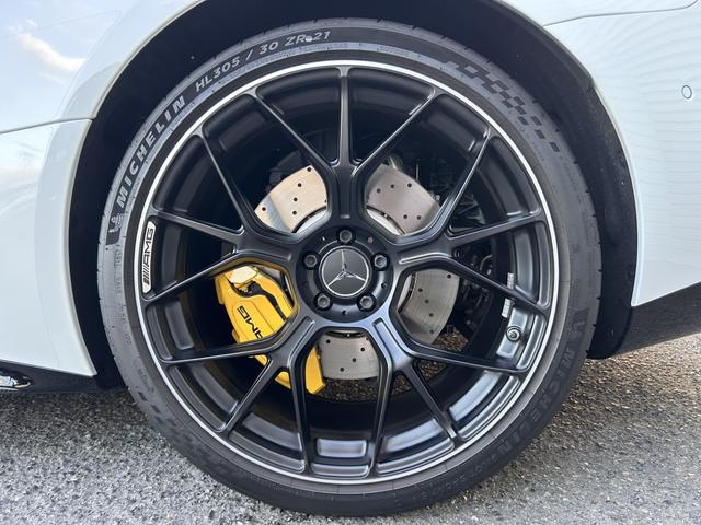 GT 63 4マチック+ クーペ AMGカーボンパッケージ 21インチAMGAW ブルメスターハイエンド3Dサラウンドサウンドシステム パノラミックルーフ 可倒式リアシート ナッパレザー AMGパフォーマンスシート 新車保証継承(14枚目)