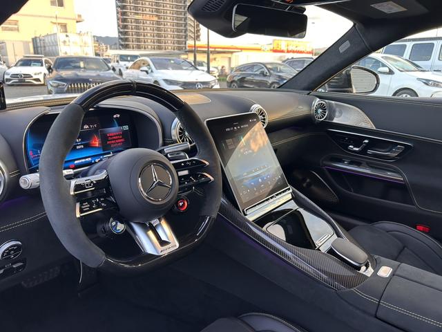 GT 63 4マチック+ クーペ AMGカーボンパッケージ 21インチAMGAW ブルメスターハイエンド3Dサラウンドサウンドシステム パノラミックルーフ 可倒式リアシート ナッパレザー AMGパフォーマンスシート 新車保証継承(17枚目)