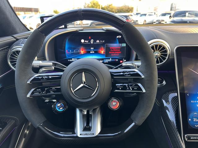 GT 63 4マチック+ クーペ AMGカーボンパッケージ 21インチAMGAW ブルメスターハイエンド3Dサラウンドサウンドシステム パノラミックルーフ 可倒式リアシート ナッパレザー AMGパフォーマンスシート 新車保証継承(27枚目)
