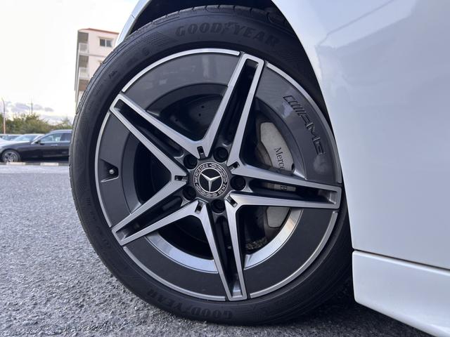 Cクラスステーションワゴン C200ステーションワゴンアバンギャルドAMGライン レザーエクスクルーシブパッケージ パノラミックスライディングルーフ ベーシックパッケージ ヘッドアップディスプレイ 本革 ARナビ レーダーセーフティパッケージ 360度カメラ 認定中古車二年保証(16枚目)