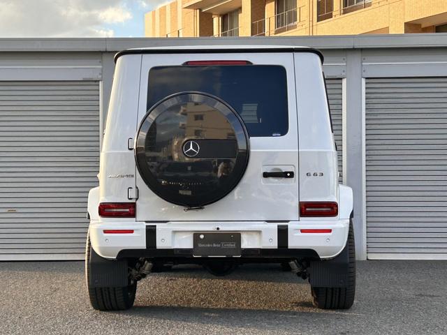 Gクラス G63 AMGカーボンファイバーエクステリアパッケージ マヌファクトゥーアプログラムプラス マヌファクトゥーアインテリアパッケージ  ナッパレザー ブルメスターサラウンドサウンドシステム 1オーナー(8枚目)