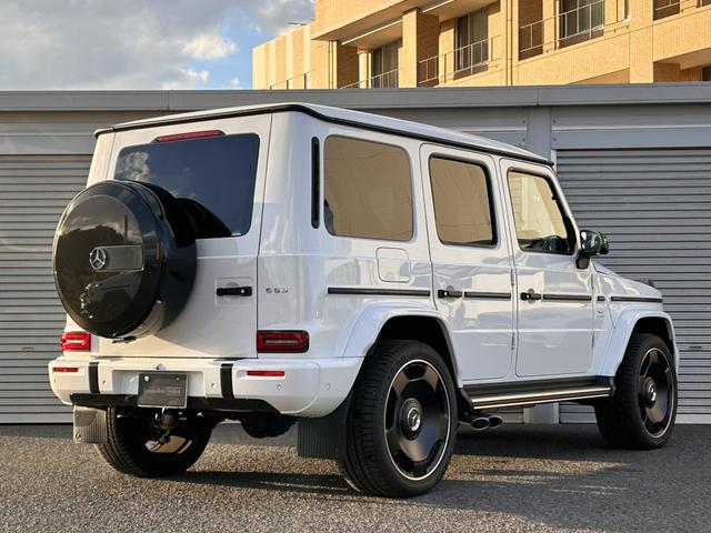 Gクラス G63 AMGカーボンファイバーエクステリアパッケージ マヌファクトゥーアプログラムプラス マヌファクトゥーアインテリアパッケージ  ナッパレザー ブルメスターサラウンドサウンドシステム 1オーナー(9枚目)