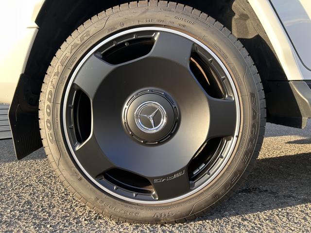 Gクラス G63 AMGカーボンファイバーエクステリアパッケージ マヌファクトゥーアプログラムプラス マヌファクトゥーアインテリアパッケージ  ナッパレザー ブルメスターサラウンドサウンドシステム 1オーナー(13枚目)