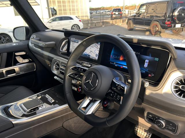 Gクラス G63 AMGカーボンファイバーエクステリアパッケージ マヌファクトゥーアプログラムプラス マヌファクトゥーアインテリアパッケージ  ナッパレザー ブルメスターサラウンドサウンドシステム 1オーナー(17枚目)