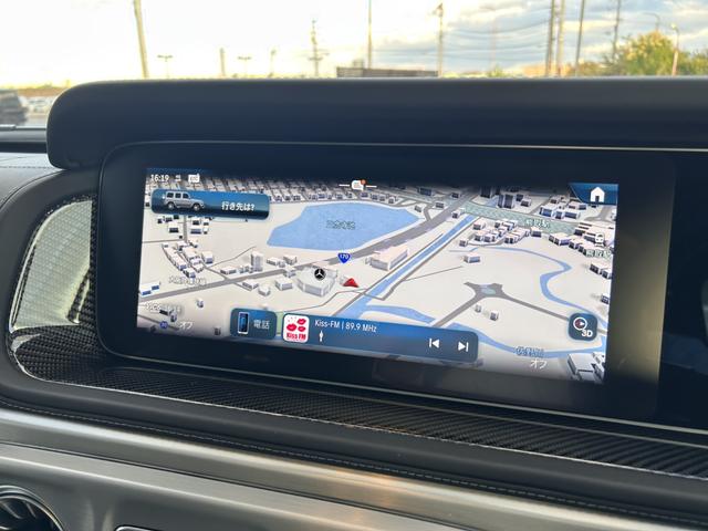 Gクラス G63 AMGカーボンファイバーエクステリアパッケージ マヌファクトゥーアプログラムプラス マヌファクトゥーアインテリアパッケージ  ナッパレザー ブルメスターサラウンドサウンドシステム 1オーナー(19枚目)