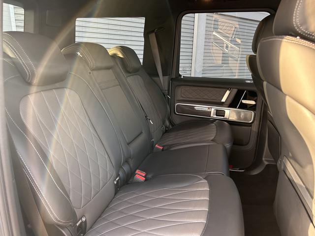 Gクラス G63 AMGカーボンファイバーエクステリアパッケージ マヌファクトゥーアプログラムプラス マヌファクトゥーアインテリアパッケージ  ナッパレザー ブルメスターサラウンドサウンドシステム 1オーナー(28枚目)