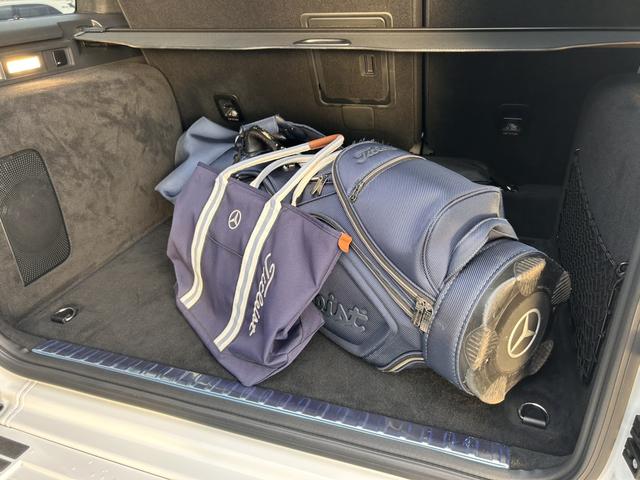 Gクラス G63 AMGカーボンファイバーエクステリアパッケージ マヌファクトゥーアプログラムプラス マヌファクトゥーアインテリアパッケージ  ナッパレザー ブルメスターサラウンドサウンドシステム 1オーナー(31枚目)