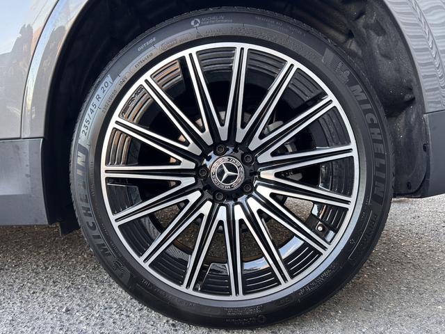 GLAクラス GLA200d 4マチック AMGラインパッケージ パノラミックスライディングルーフ 全周囲カメラ ドライビングアシスタンスパッケージ アンビエントライト64色 メモリー付パワーシート シートヒーター LEDハイパフォーマンスヘッドライト 新車保証継承(14枚目)