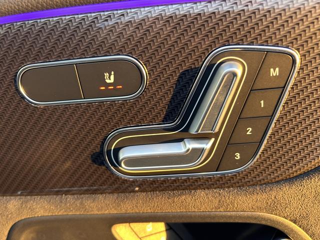 GLAクラス GLA200d 4マチック AMGラインパッケージ パノラミックスライディングルーフ 全周囲カメラ ドライビングアシスタンスパッケージ アンビエントライト64色 メモリー付パワーシート シートヒーター LEDハイパフォーマンスヘッドライト 新車保証継承(23枚目)