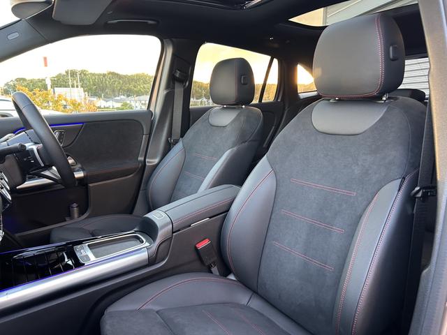 GLAクラス GLA200d 4マチック AMGラインパッケージ パノラミックスライディングルーフ 全周囲カメラ ドライビングアシスタンスパッケージ アンビエントライト64色 メモリー付パワーシート シートヒーター LEDハイパフォーマンスヘッドライト 新車保証継承(25枚目)