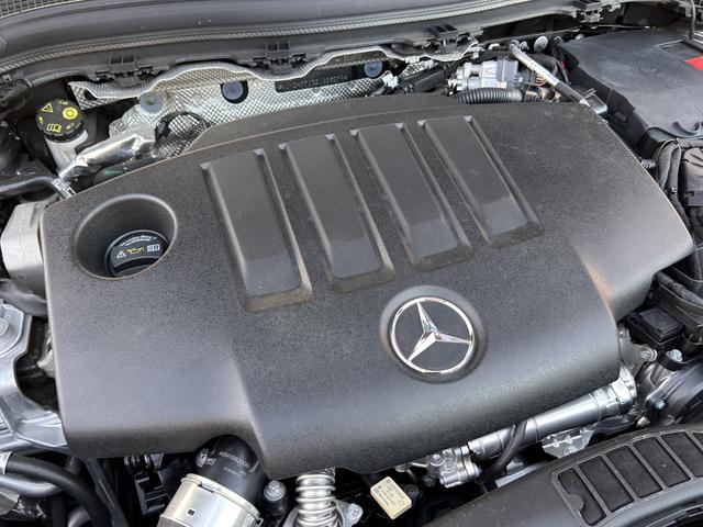 GLAクラス GLA200d 4マチック AMGラインパッケージ パノラミックスライディングルーフ 全周囲カメラ ドライビングアシスタンスパッケージ アンビエントライト64色 メモリー付パワーシート シートヒーター LEDハイパフォーマンスヘッドライト 新車保証継承(32枚目)