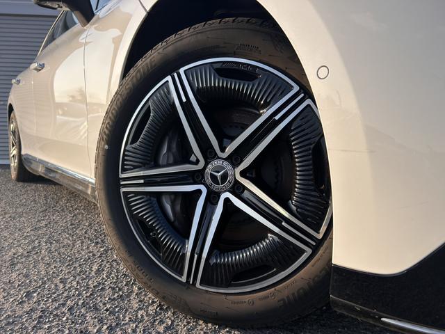 EQE EQE350+ AMGラインパッケージ エクスクルーシブパッケージ パノラミックスライディングルーフ エナジャイジングパッケージ レーダーセーフティパッケージ ベンチレーター ヘッドアップディスプレイ 全周囲カメラ 1オーナー 新車保証継承(13枚目)