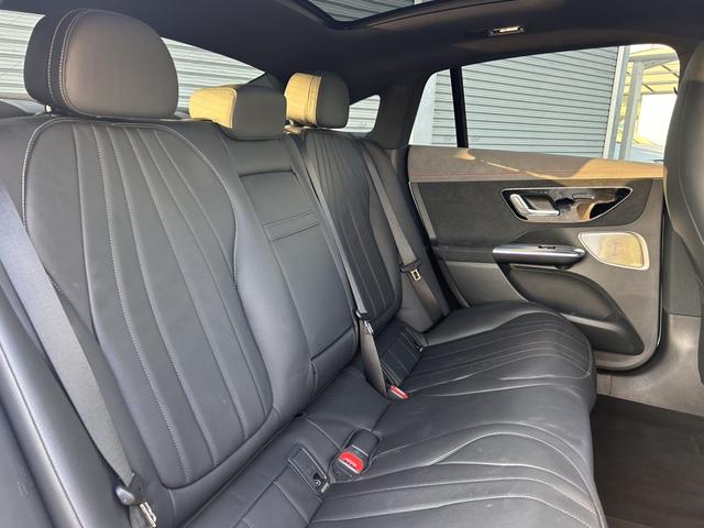 EQE EQE350+ AMGラインパッケージ エクスクルーシブパッケージ パノラミックスライディングルーフ エナジャイジングパッケージ レーダーセーフティパッケージ ベンチレーター ヘッドアップディスプレイ 全周囲カメラ 1オーナー 新車保証継承(27枚目)