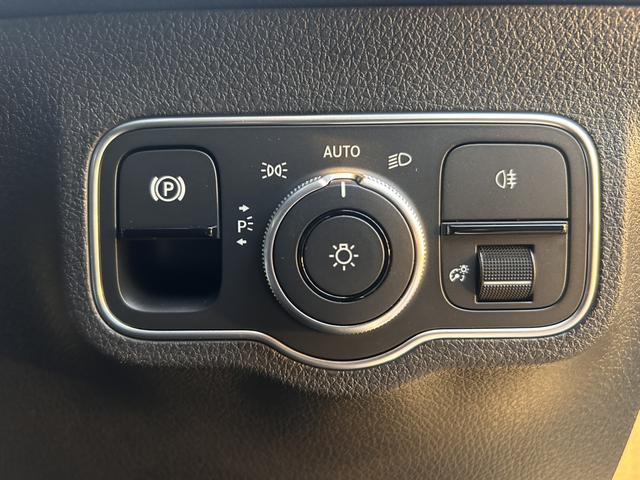 ＥＱＢ ＥＱＢ２５０＋　ＡＭＧラインパッケージ　後期モデル　３６０度カメラ　ドライビングアシスタンスパッケージ　パワーシート　シートヒーター　アダプティブハイビームアシスト　ＬＥＤハイパフォーマンスヘッドライト　純正２０インチＡＷ　新車保証継承（21枚目）