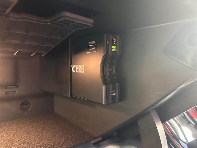 Aクラスセダン レザーエクスクルーシブパッケージ パノラミックスライディングルーフ レーダーセーフティパッケージ レザーシート メモリー付パワーシート LEDヘッドライト ワイヤレスチャージング 認定中古車二年保証(16枚目)