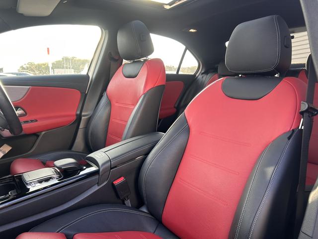 Aクラスセダン レザーエクスクルーシブパッケージ パノラミックスライディングルーフ レーダーセーフティパッケージ レザーシート メモリー付パワーシート LEDヘッドライト ワイヤレスチャージング 認定中古車二年保証(17枚目)