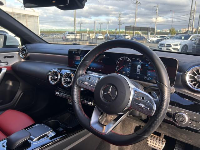 Aクラスセダン レザーエクスクルーシブパッケージ パノラミックスライディングルーフ レーダーセーフティパッケージ レザーシート メモリー付パワーシート LEDヘッドライト ワイヤレスチャージング 認定中古車二年保証(18枚目)