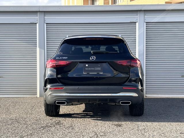 ＧＬＡクラス ＧＬＡ１８０　ＡＭＧレザーエクスクルーシブパッケージ　コンフォートＰ　ＡＭＧレザーエクスクルーシブパッケージ　パノラミックスライディングルーフ　ヘッドアップディスプレイ　ブルメスターサラウンドサウンドシステム　ドライビングアシスタンスＰ　新車保証継承（8枚目）