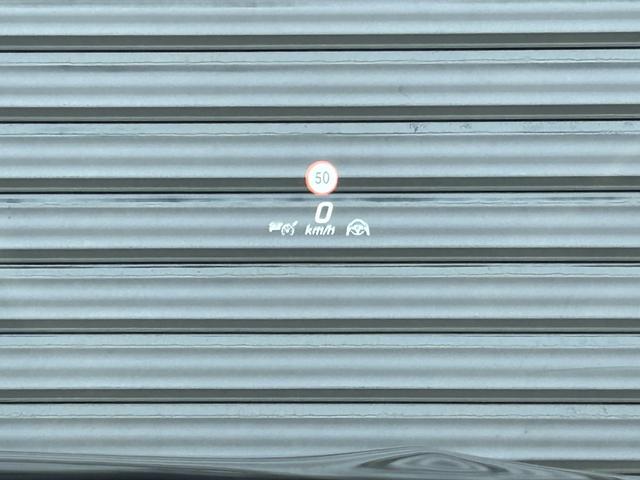 ＧＬＡクラス ＧＬＡ１８０　ＡＭＧレザーエクスクルーシブパッケージ　コンフォートＰ　ＡＭＧレザーエクスクルーシブパッケージ　パノラミックスライディングルーフ　ヘッドアップディスプレイ　ブルメスターサラウンドサウンドシステム　ドライビングアシスタンスＰ　新車保証継承（16枚目）