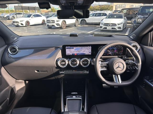 ＧＬＡクラス ＧＬＡ１８０　ＡＭＧレザーエクスクルーシブパッケージ　コンフォートＰ　ＡＭＧレザーエクスクルーシブパッケージ　パノラミックスライディングルーフ　ヘッドアップディスプレイ　ブルメスターサラウンドサウンドシステム　ドライビングアシスタンスＰ　新車保証継承（30枚目）