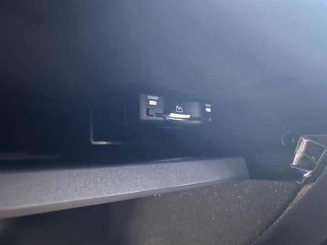 Ｃクラスステーションワゴン Ｃ４３　４マチック　パノラミックスライディングルーフ　ヘッドアップディスプレイ　ブルメスターサウンドシステム　シートベンチレーター　ＤＩＧＩＴＡＬライト　レーダーセーフティパッケージ　ワイヤレスチャージング　新車保証継承（17枚目）