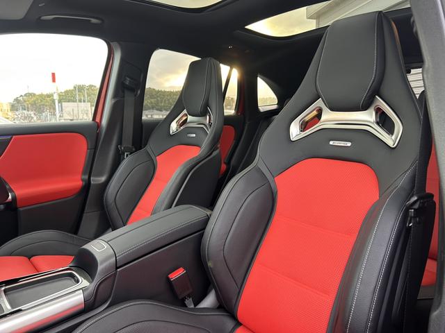 ＧＬＡクラス ＧＬＡ４５　Ｓ　４マチック＋　ＡＭＧパフォーマンスパッケージ　アドバンスドパッケージ　パノラミックスライディングルーフ　ヘッドアップディスプレイ　ＡＭＧパフォーマンスシート　ブルメスターサウンドシステム　　新車保証継承（18枚目）