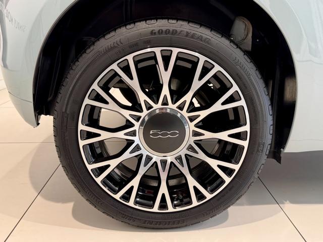 ５００ センプレヴェルデ　２００台限定車　専用色ルジアーダグリーン　同色ダッシュボード　専用１６インチアルミホイール　純正ＥＴＣ　純正ドライブレコーダー前後　純正フロアマット　ワンオーナー　禁煙車　記録簿　管理内客買取車両（46枚目）